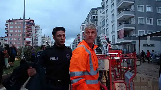 Adana'da sağanak yağış esareti!