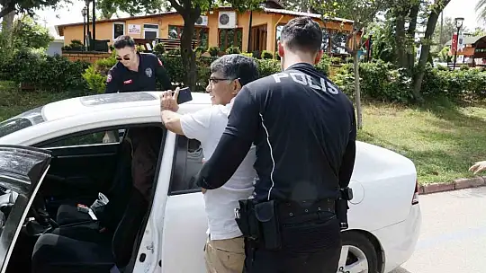 Adana polisinin 'şok uygulamaları'nda bin 287 adet ruhsatsız silah ele geçirildi