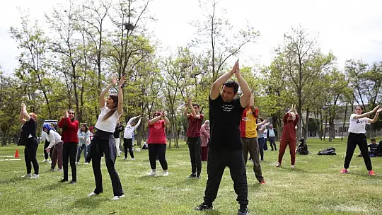 AGÜ'de 'Hayatın Renkleri, Engelsiz Dokunuşlar'