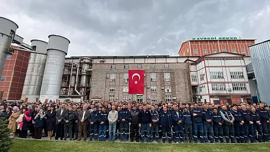 Akar: Terörle arasına mesafe koyamayanlarla problemimiz var