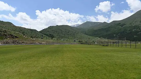 Akar ve Büyükkılıç, Erciyes Yüksek İrtifa Kamp Merkezi'ni ziyaret etti