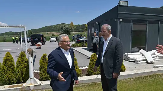 Akar ve Büyükkılıç, Erciyes Yüksek İrtifa Kamp Merkezi'ni ziyaret etti