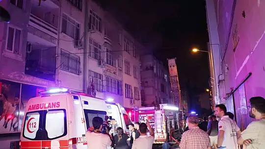 Apartmanda çıkan yangında can pazarı yaşandı: Çok sayıda kişi dumandan etkilendi