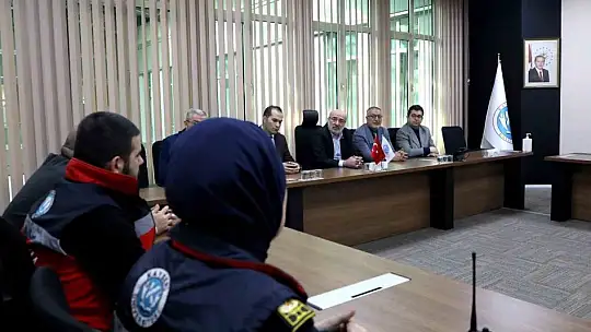 Öğrencilerden Rektör Karamustafa'ya ziyaret