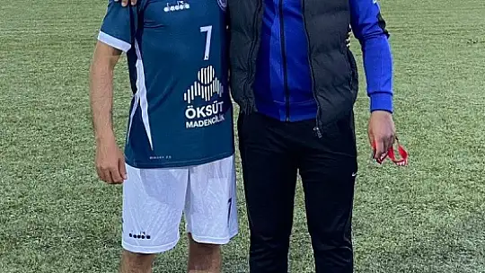 Arif Toker jübilesini  yaptı