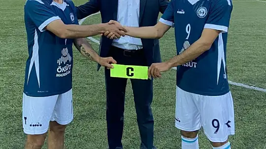 Arif Toker jübilesini  yaptı