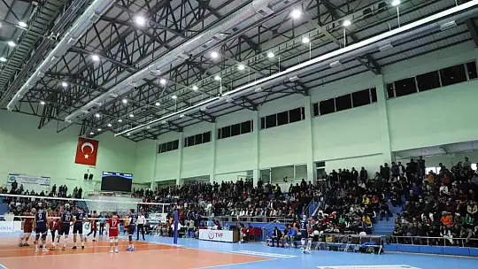 Develi Belediyespor, Galatasaray HDI Sigorta'ya mağlup oldu