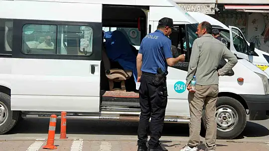 Minibüste ölü bulundu!