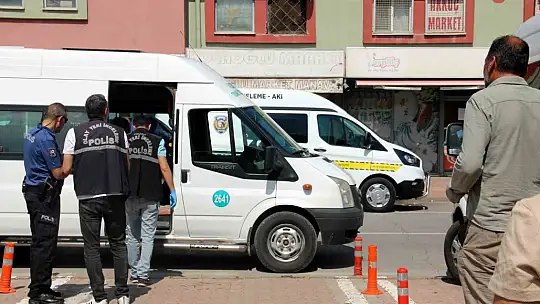 Minibüste ölü bulundu!