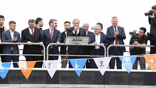 Bakan Akar ilçelerle bayramlaşmaya devam ediyor