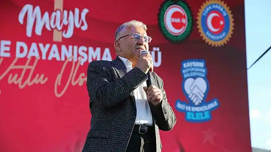 Bakan Akar'dan işçilere destek