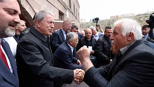 Bakan Akar'dan terörist açıklaması