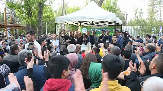 Bakan Akar, piknik etkinliğinde vatandaşlarla buluştu