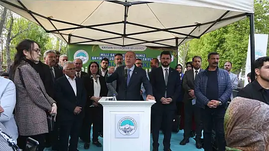 Bakan Akar, piknik etkinliğinde vatandaşlarla buluştu