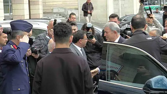 Bakan Akar'dan Togg'lu bayramlaşma