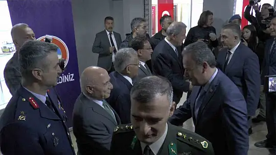 Bakan Akar'dan Togg'lu bayramlaşma