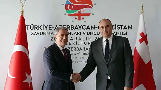 Bakan Akar, Gürcistan ve Azerbaycan savunma bakanları ile görüştü