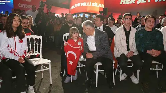 Bakan Akar ile gençlerle buluşan Başkan Büyükkılıç'tan anlamlı şiir