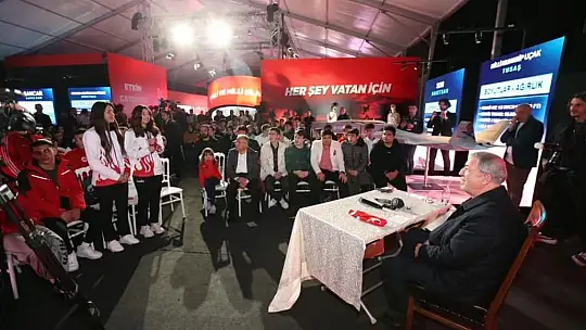 Bakan Akar ile gençlerle buluşan Başkan Büyükkılıç'tan anlamlı şiir