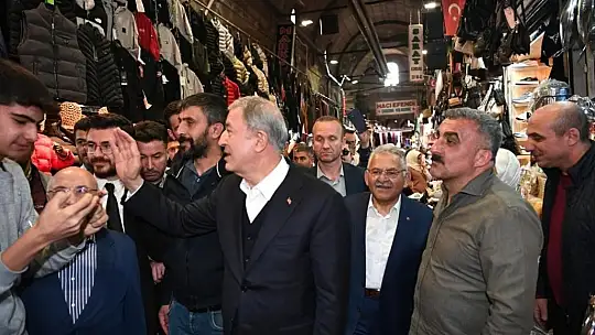 Bakan Akar Ve Büyükkılıç tarihi kapalı çarşı esnafını ziyaret etti