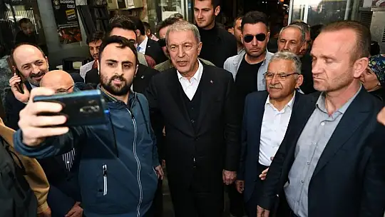 Bakan Akar Ve Büyükkılıç tarihi kapalı çarşı esnafını ziyaret etti