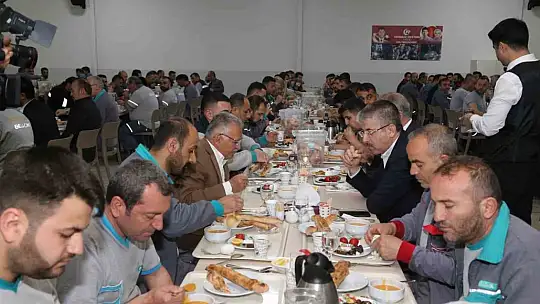 Akar ve Büyükkılıç, sahuru mobilya işçileriyle yaptı