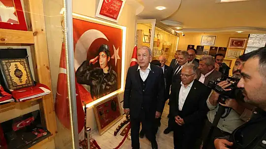 Akar ve Büyükkılıç, Şehit Cennet Yiğit'in ailesini ziyaret etti