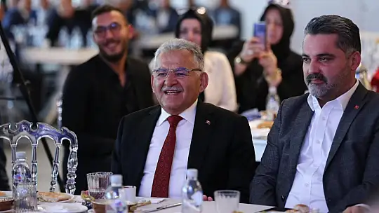 Bakan Akar ve Büyükkılıç muhtarlar toplantısında...