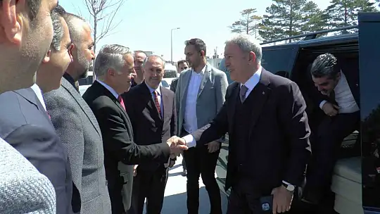 Bakan Kirişci: 'Arazilerimizin bekçileri çiftçilerimizdir.'