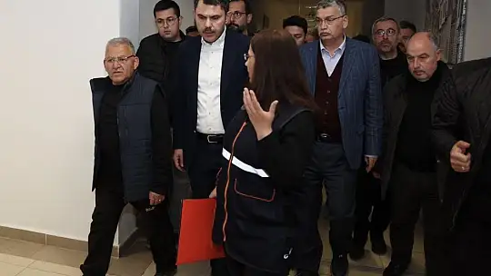 Bakan Kurum ve Başkan Büyükkılıç deprem bölgesinde çalışmaları değerlendirdi