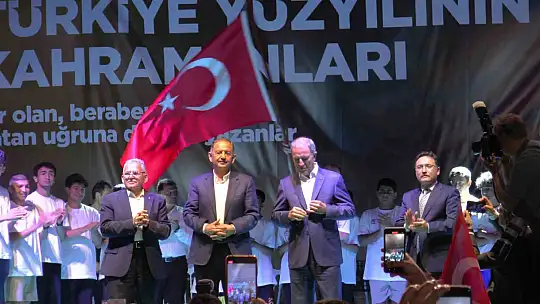 Özhaseki, Cumhuriyet Meydanı'nda konuştu