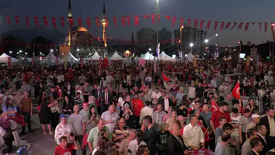 Özhaseki, Cumhuriyet Meydanı'nda konuştu