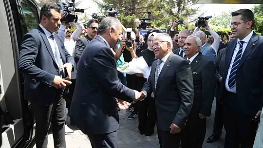 Bakan Özhaseki'ye coşkulu karşılama