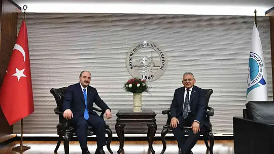 Bakan Varank, Büyükkılıç'ı ziyaret etti