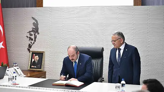 Bakan Varank, Büyükkılıç'ı ziyaret etti