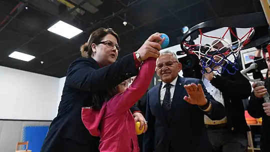 Bakan Yanık Büyükkılıç'a  teşekkür etti