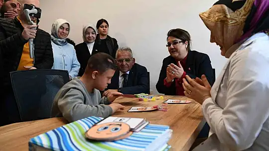 Bakan Yanık Büyükkılıç'a  teşekkür etti