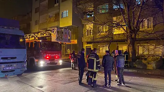 Balkonda çıkan yangın itfaiye ekipleri tarafından söndürüldü
