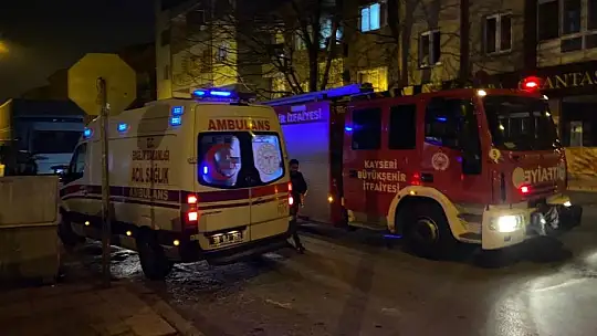 Balkonda çıkan yangın itfaiye ekipleri tarafından söndürüldü