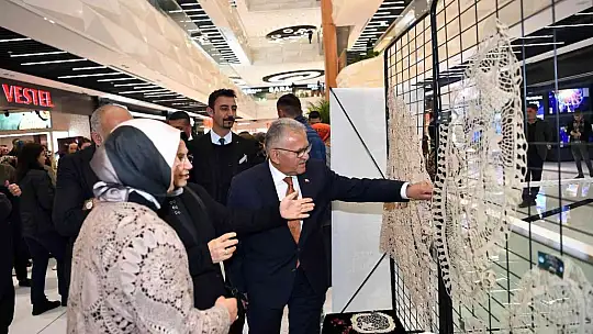 Dantel Anglez El Sanatları Sergisi açıldı