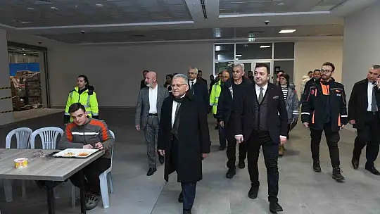 Hayırsever Kayseri'den Deprem bölgesine yardım, bin tıra ulaştı