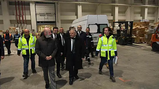 Hayırsever Kayseri'den Deprem bölgesine yardım, bin tıra ulaştı