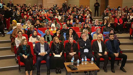 Başkan Büyükkılıç, 'Siyaset Akademisi Kadın' programına katıldı