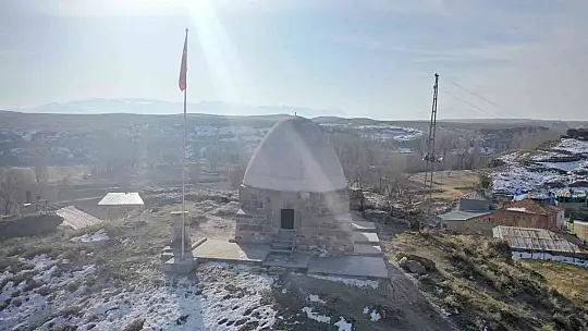 Büyükkılıç: 'Tarihi türbeyi yeniden ayağa kaldırdık'