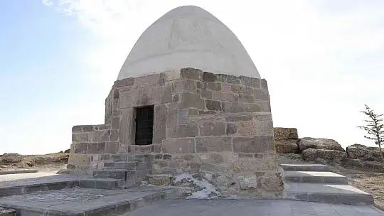 Büyükkılıç: 'Tarihi türbeyi yeniden ayağa kaldırdık'