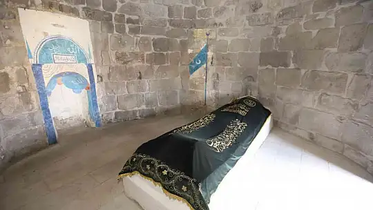 Büyükkılıç: 'Tarihi türbeyi yeniden ayağa kaldırdık'