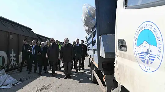 Başkan Büyükkılıç yardım çalışmalarını inceledi