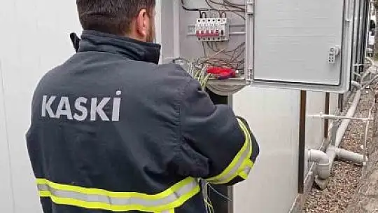 Büyükşehir depremin ilk gününden beri yaraları sarıyor