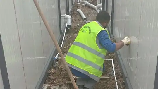 Büyükşehir depremin ilk gününden beri yaraları sarıyor