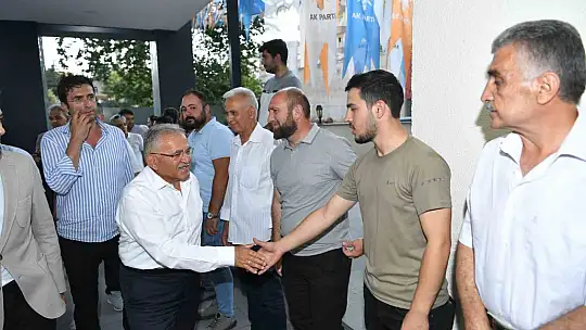 Büyükkılıç, AK Parti Talas İlçe Başkanlığı'nı ziyaret etti